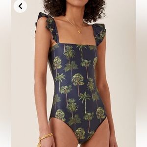 AGUA BY AGUA BENDITA
Nativa tropico printed swimsuit